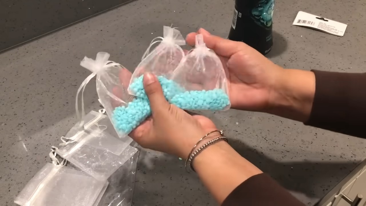 Downy Unstopables room freshener DIY