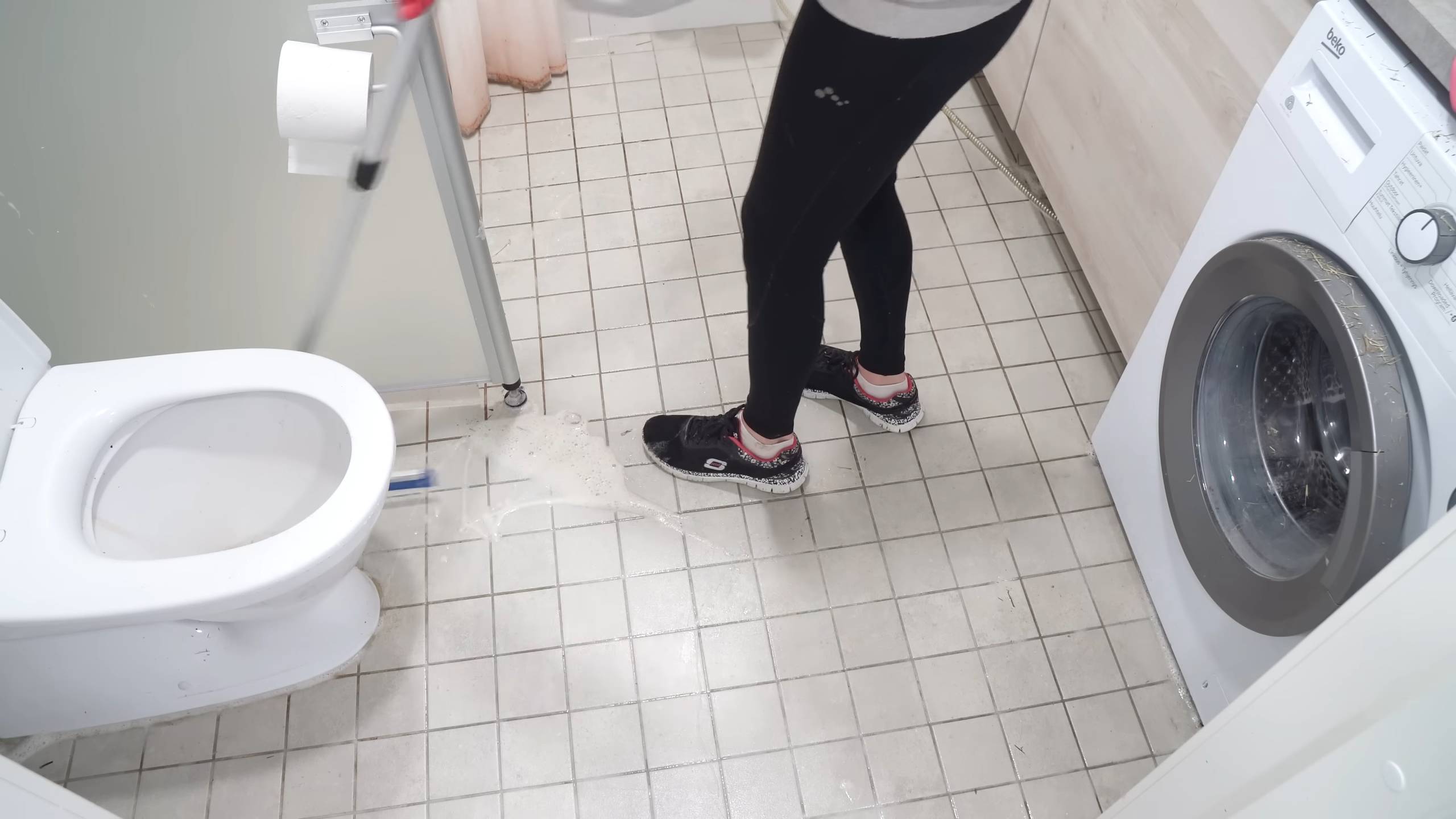 Bathtub cleaning hacks